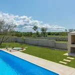 Clara With Private Pool Villa *