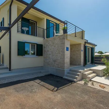 Clara With Private Pool