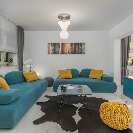 Clara With Private Pool Βίλα