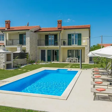Clara With Private Pool Villa