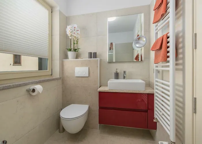 Clara With Private Pool Labinci