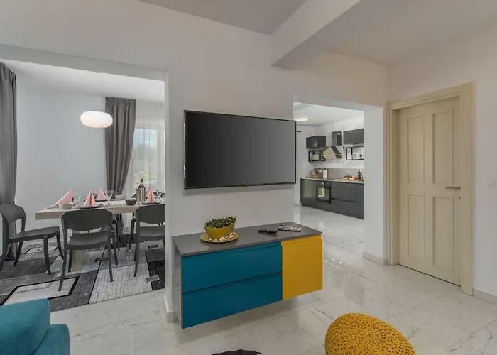 Clara With Private Pool