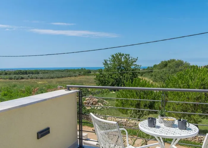 Clara With Private Pool *