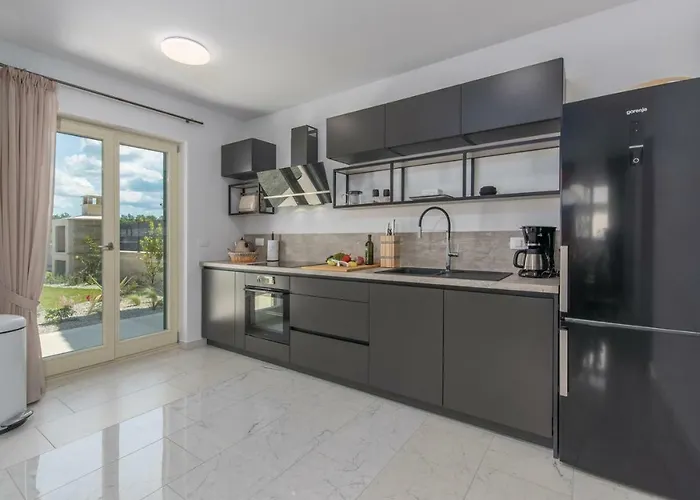 Clara With Private Pool * Labinci